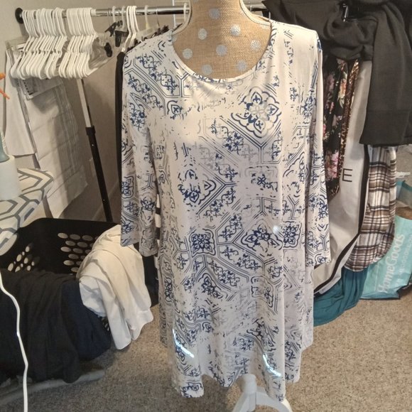 'NUGGLES Tops - SALE NWOT 'NUGGLES Top